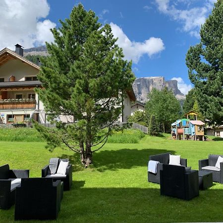 Garni La Vara Corvara Exteriör bild