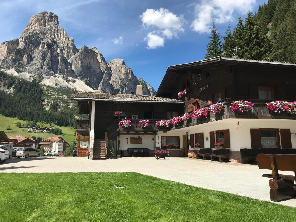 Garni La Vara Corvara Exteriör bild