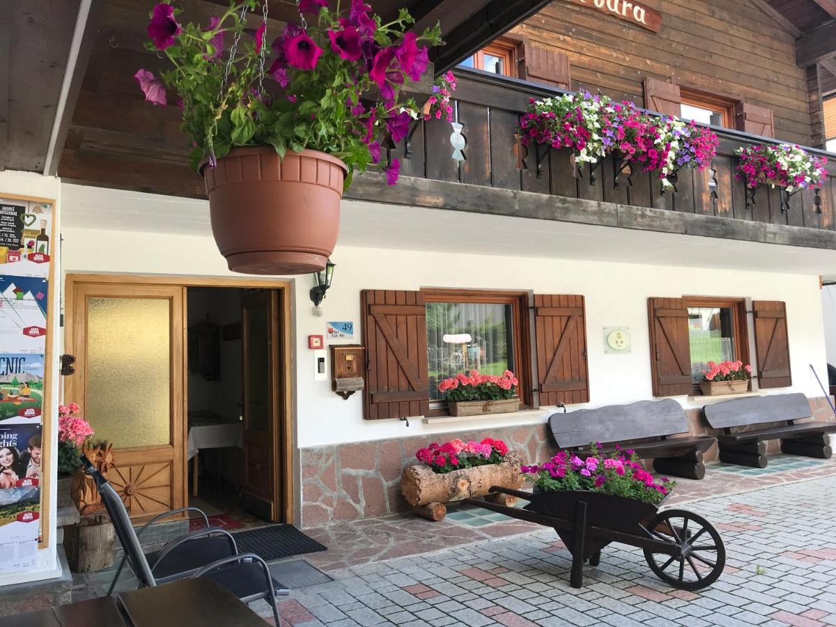 Garni La Vara Corvara Exteriör bild