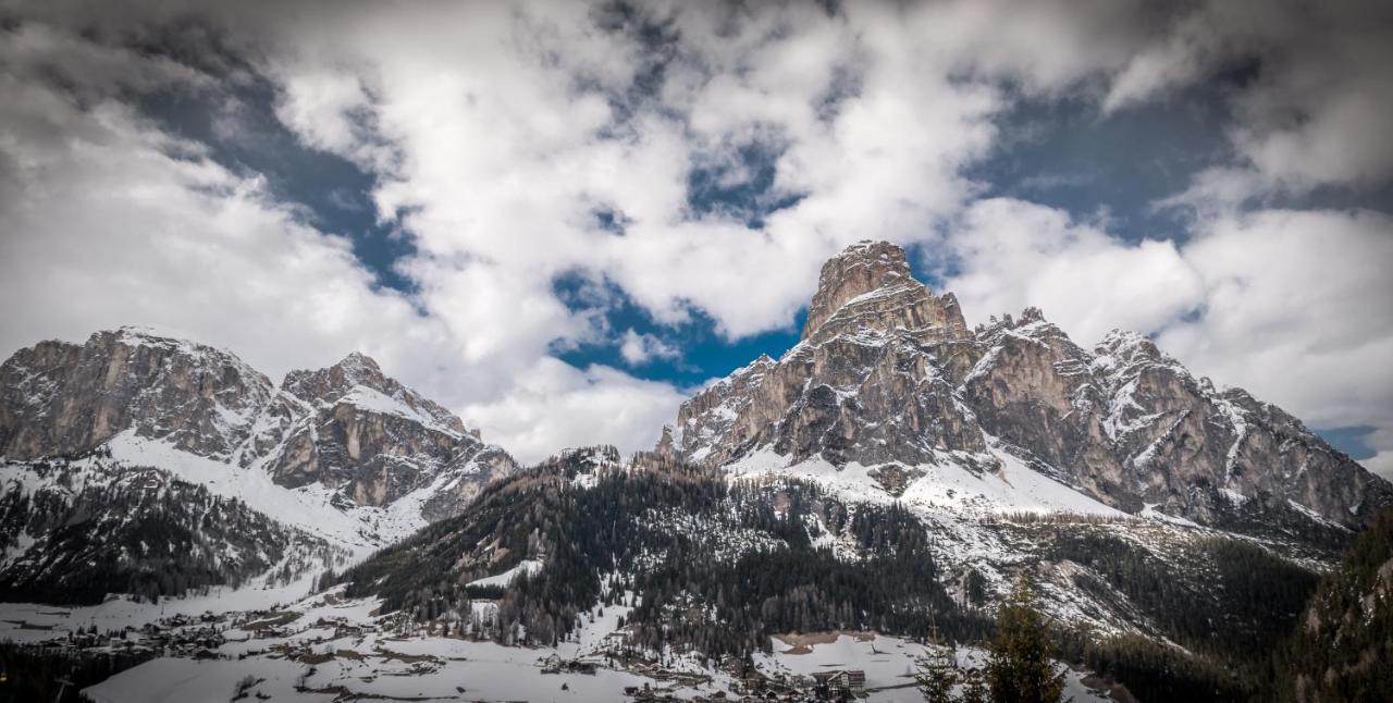 Garni La Vara Corvara Exteriör bild